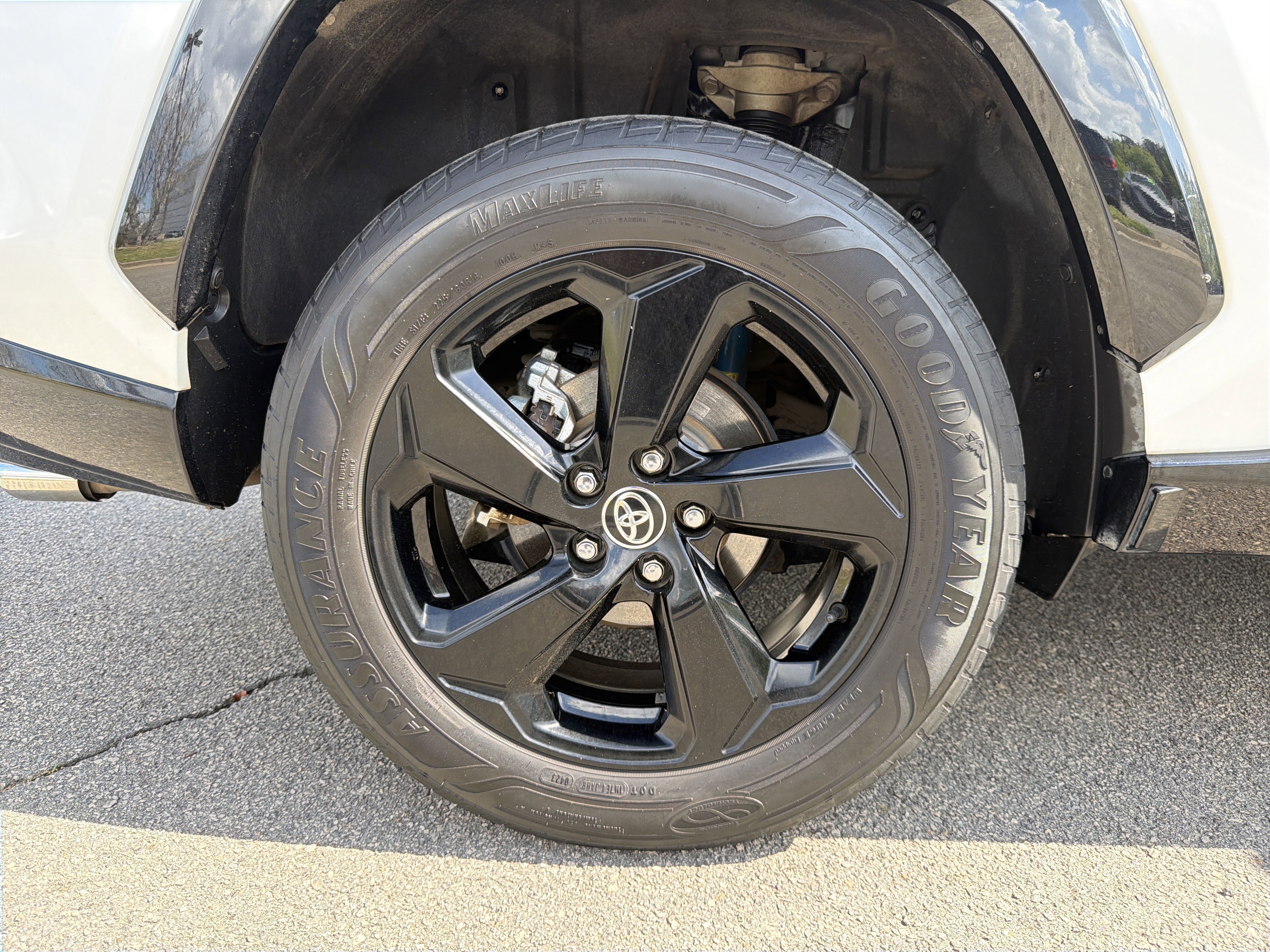 Used 2020 Toyota RAV4 XSE image 29