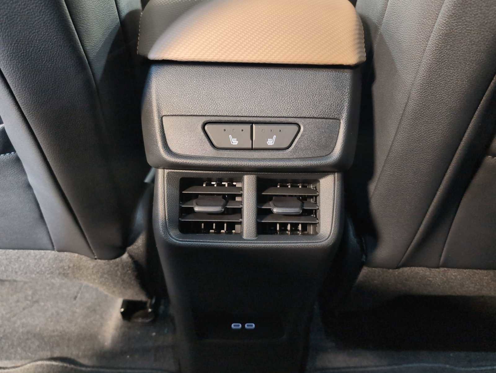 New 2026 Chevrolet Equinox ACTIV w/ Convenience Package III image 21