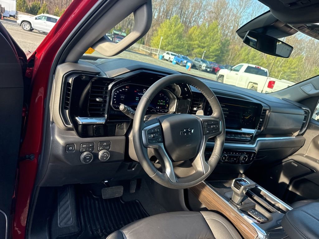 Used 2025 Chevrolet Silverado 1500 RST image 20