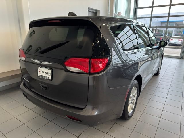 Used 2017 Chrysler Pacifica Touring FWD image 33