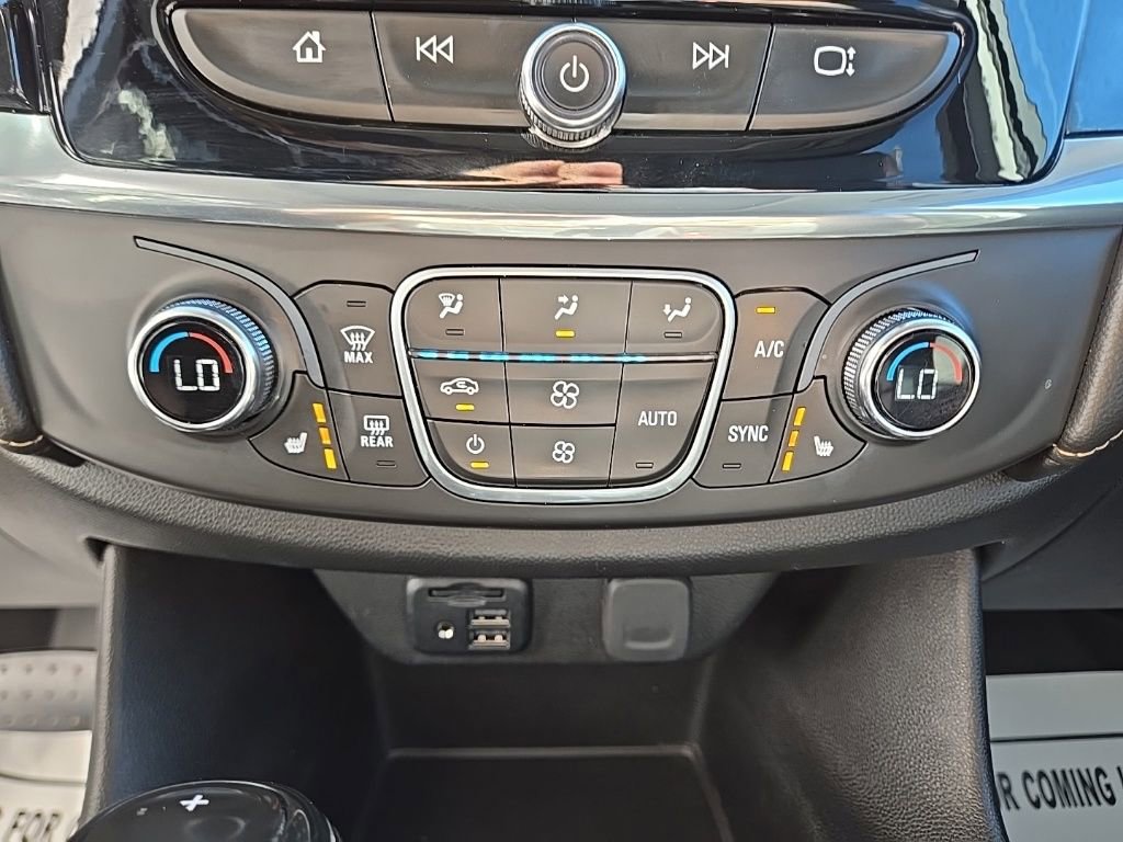 Used 2020 Chevrolet Traverse RS image 36