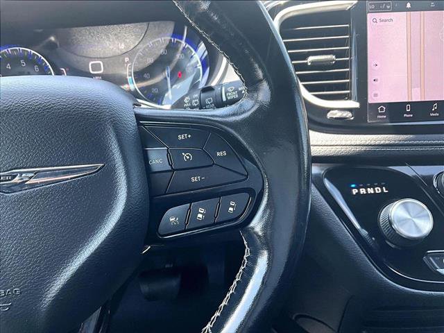 Used 2021 Chrysler Pacifica Touring-L w/ Premium & Safety Sphere Group FWD image 19