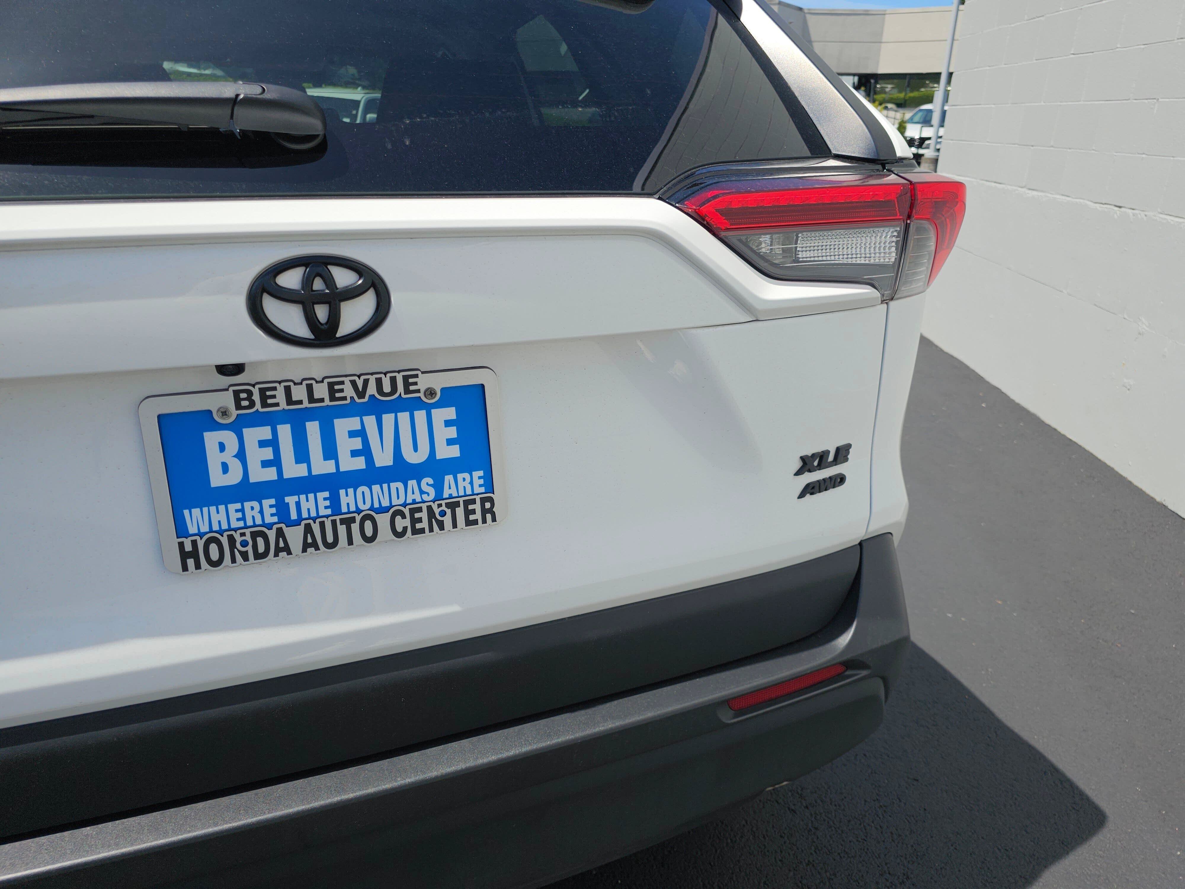 Used 2022 Toyota RAV4 XLE w/ XLE Grade Weather Package AWD/4WD image 14