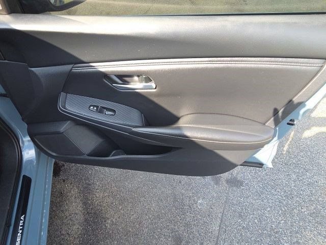 Used 2025 Nissan Sentra SV FWD image 39