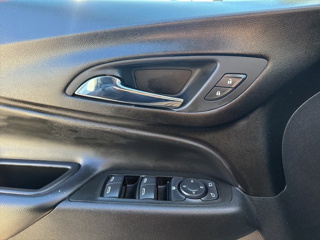 Used 2021 Chevrolet Equinox LT image 19