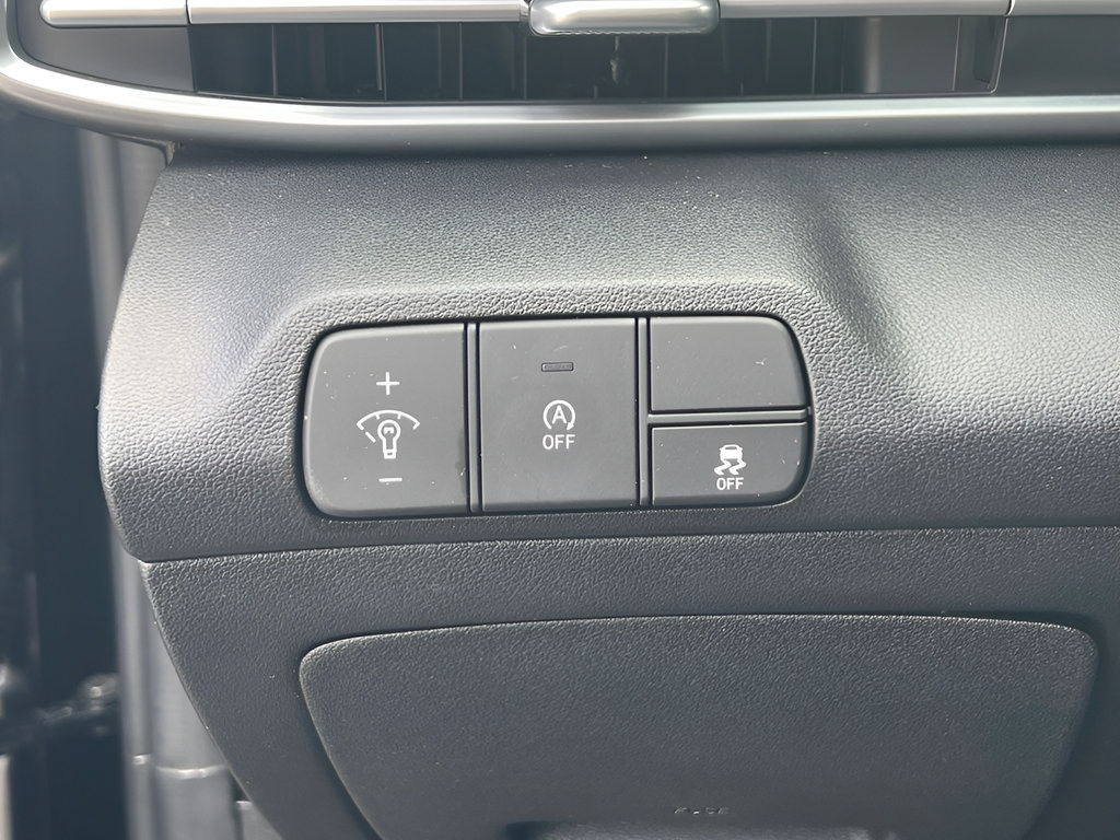 Used 2026 Hyundai Elantra SE FWD image 19