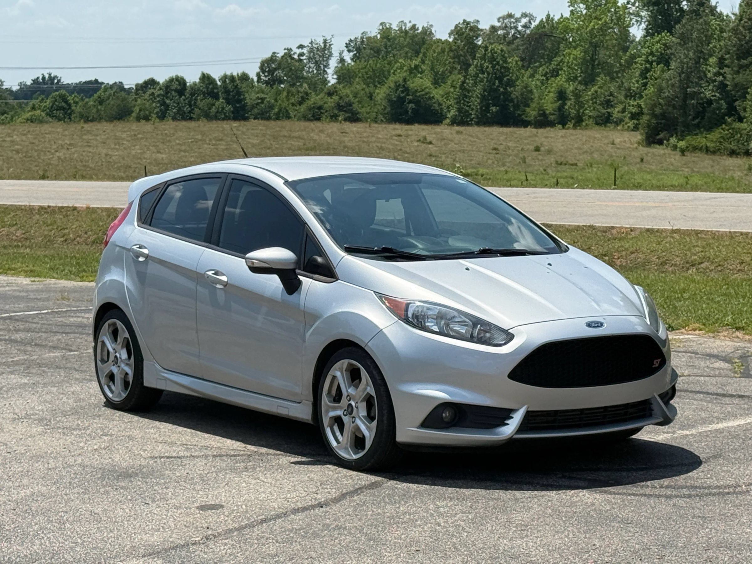 Used 2015 Ford Fiesta ST FWD image 1