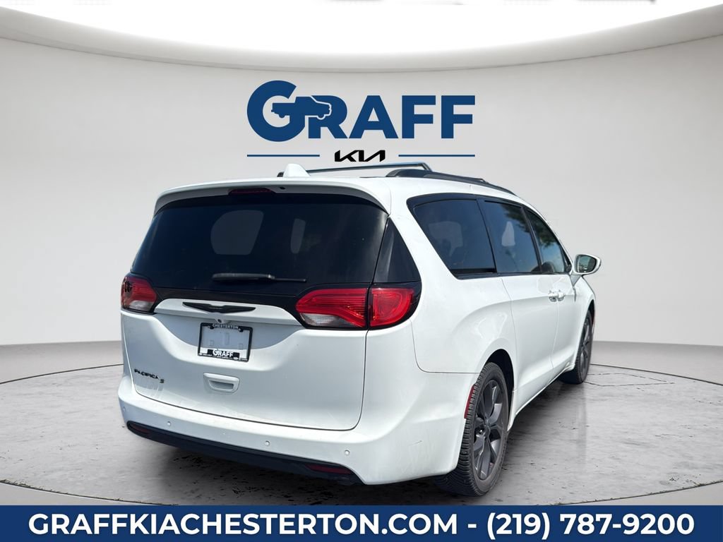 Used 2020 Chrysler Pacifica Touring-L w/ Premium Audio Group FWD image 7