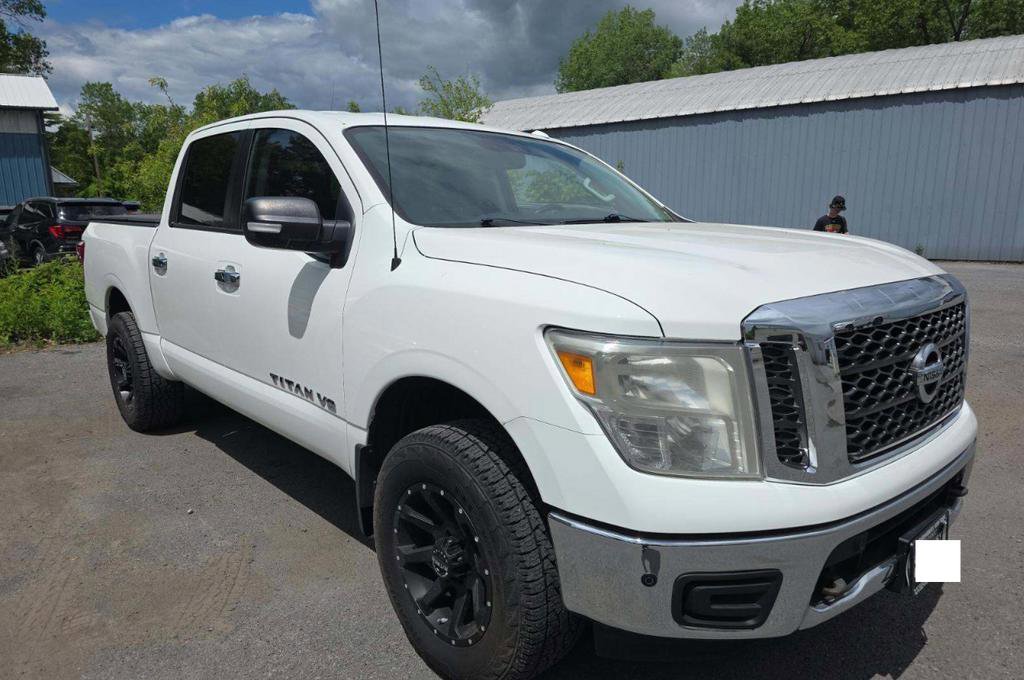 Used 2018 Nissan Titan SV w/ SV Convenience Package AWD/4WD image 16