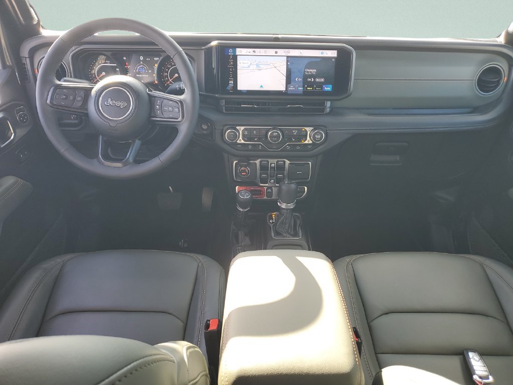 Used 2025 Jeep Gladiator Mojave AWD/4WD image 12