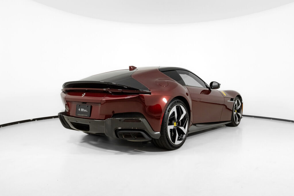 Used 2025 Ferrari 12Cilindri image 8