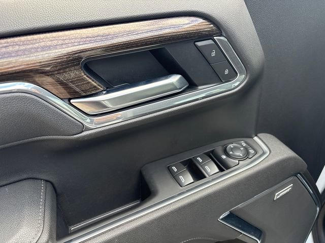 Used 2025 Chevrolet Silverado 1500 LT Trail Boss w/ LT Trail Boss Premium Package AWD/4WD image 18