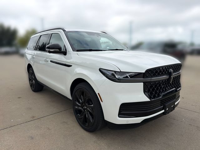 New 2027 Lincoln Navigator Reserve w/ Jet Appearance Package AWD/4WD image 3