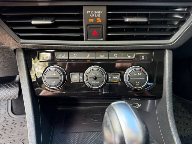 Used 2020 Volkswagen Jetta SEL Premium FWD image 17
