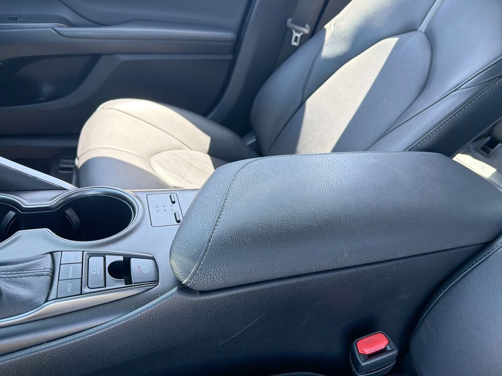 Used 2024 Toyota Camry XSE FWD image 21
