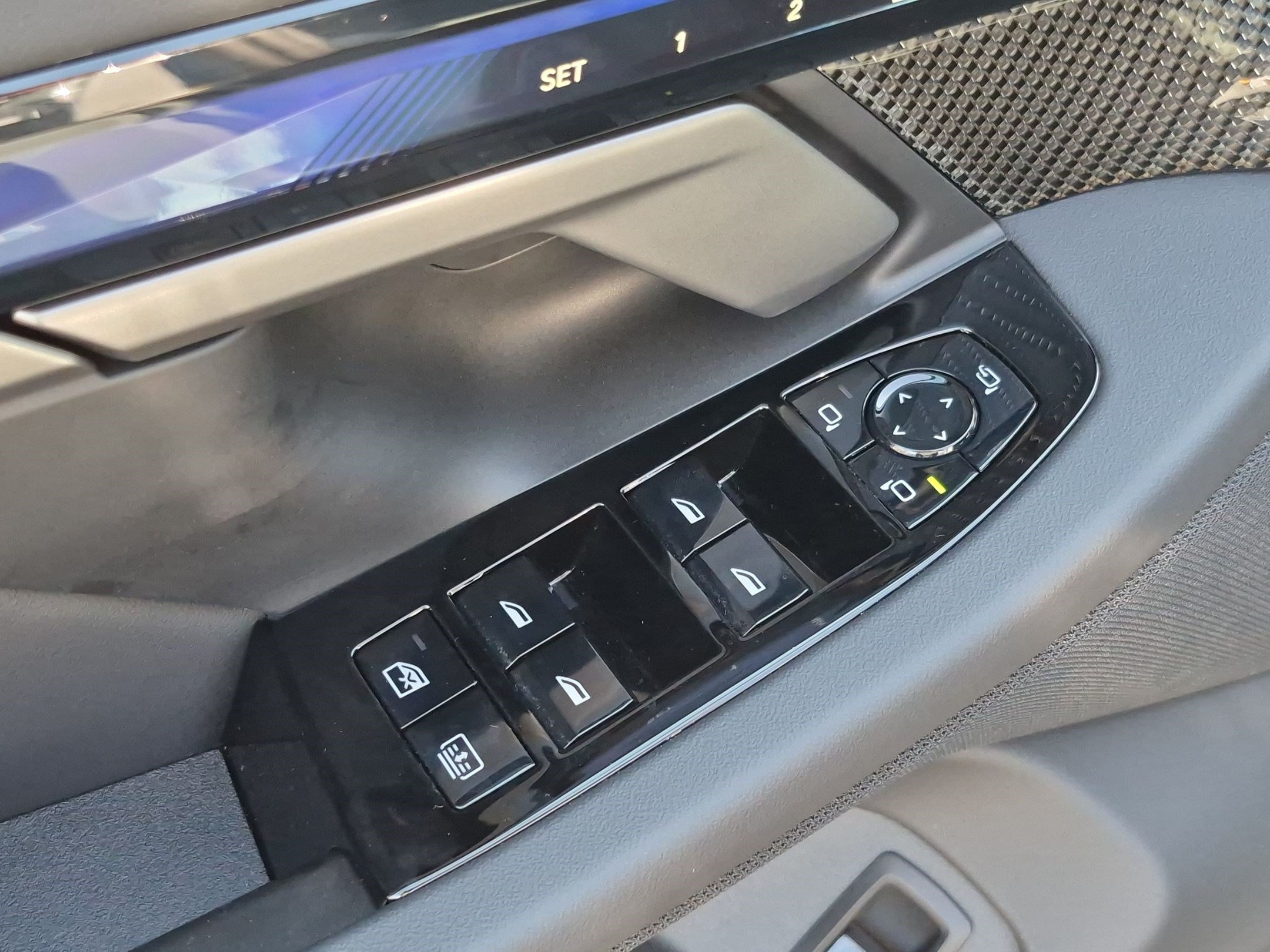 Certified 2026 BMW M5 w/ Executive Package AWD/4WD image 15