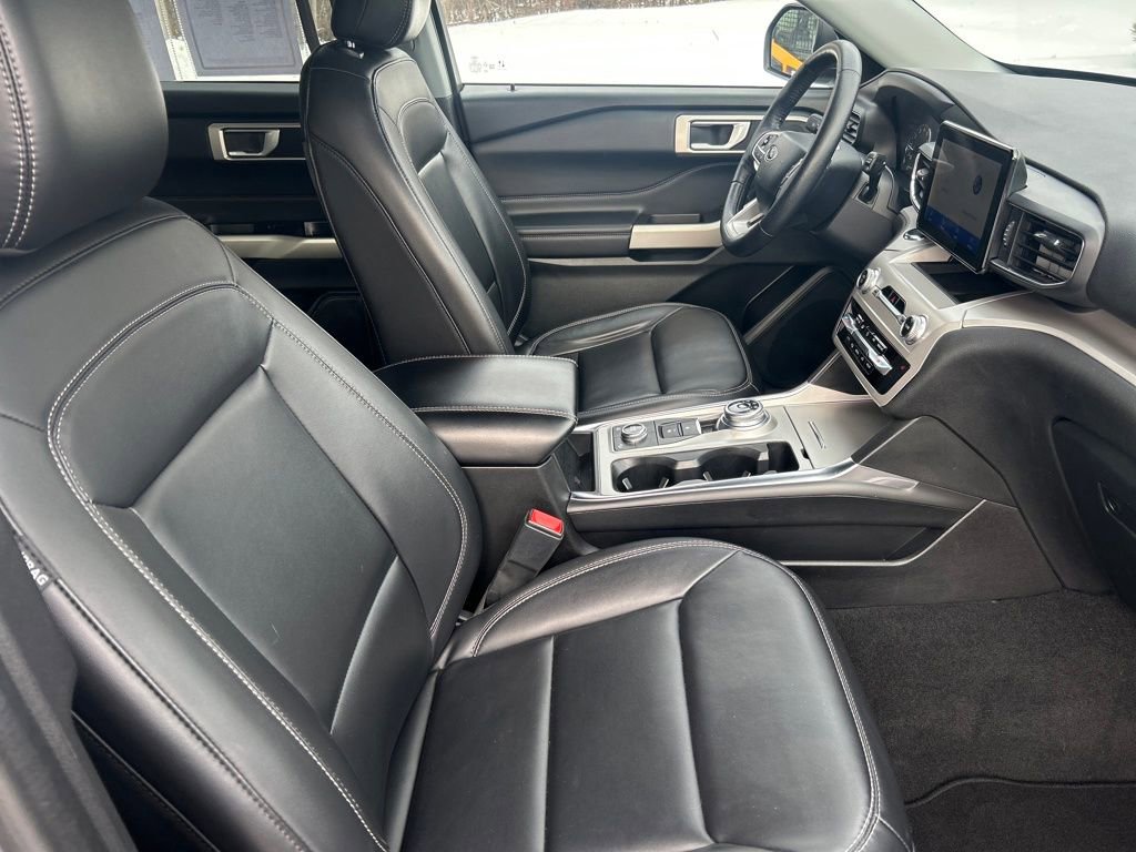 Used 2023 Ford Explorer XLT w/ Equipment Group 202A image 15