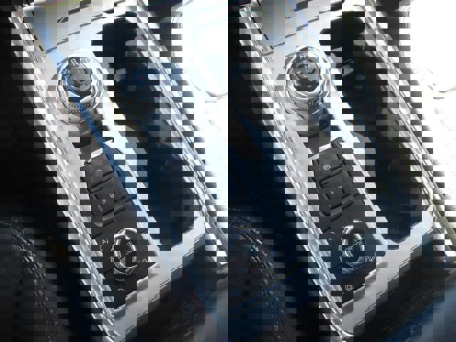 Used 2023 Ford Explorer Limited image 19