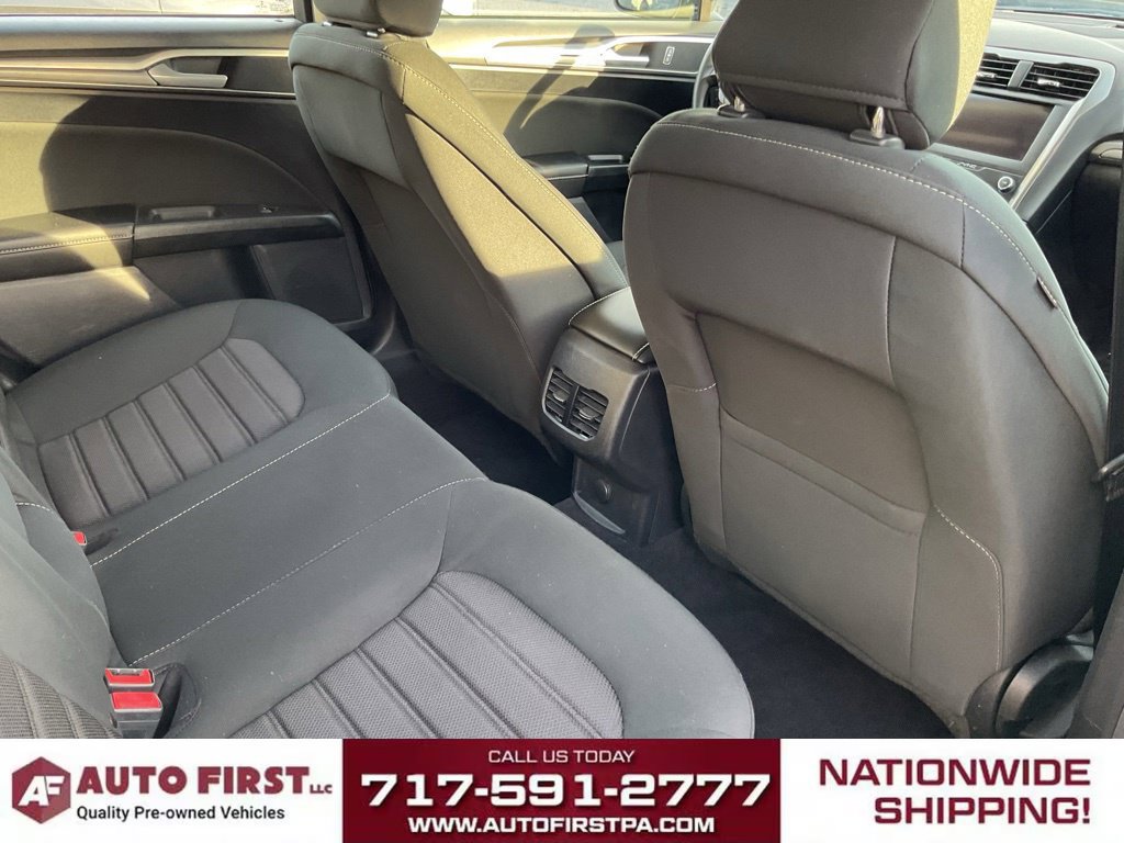 Used 2020 Ford Fusion SE FWD image 17