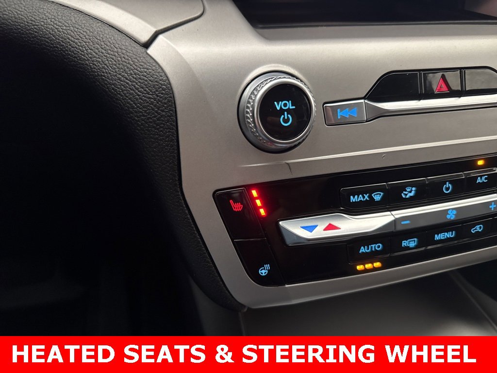 Used 2022 Ford Explorer XLT image 4