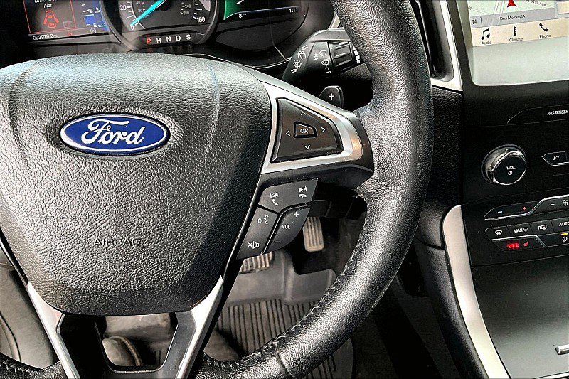 Used 2019 Ford Edge SEL w/ Cold Weather Package AWD/4WD image 11