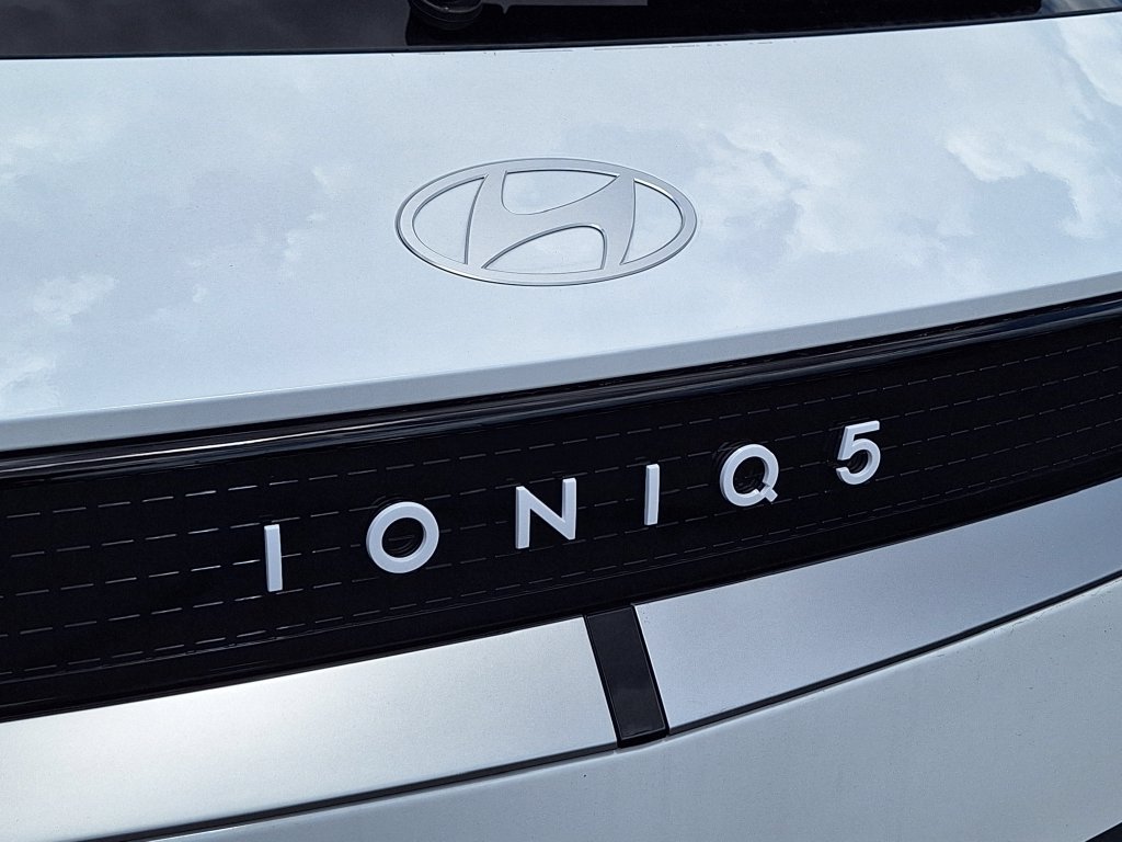 New 2026 Hyundai Ioniq 5 SE AWD/4WD image 29