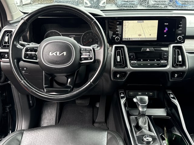 Used 2023 Kia Sorento EX w/ Panoramic Sunroof Package FWD image 8
