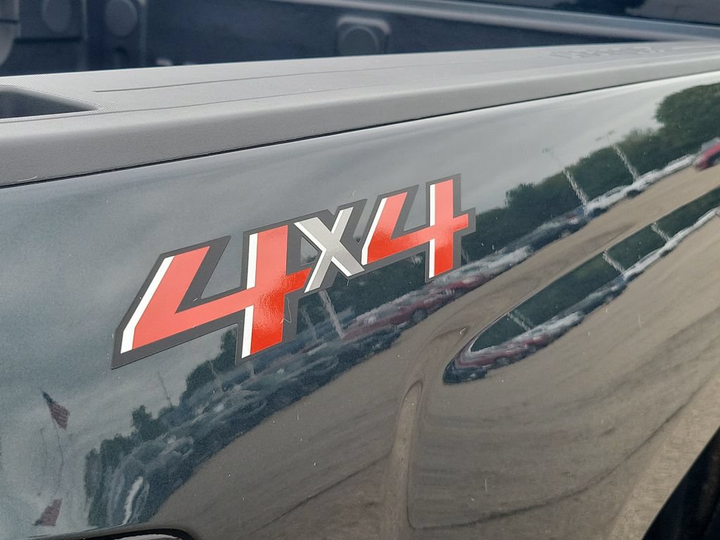 Used 2018 Chevrolet Silverado 1500 LT w/ All Star Edition AWD/4WD image 36