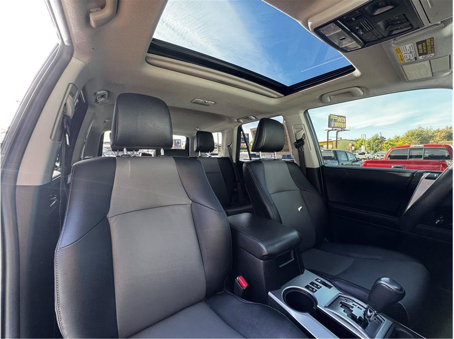 Used 2022 Toyota 4Runner SR5 Premium w/ Moonroof Package AWD/4WD image 4