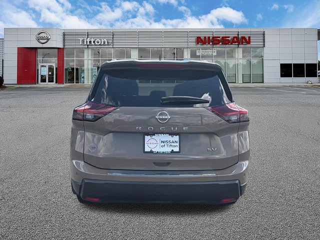 Used 2024 Nissan Rogue SV w/ SV Premium Package FWD image 6
