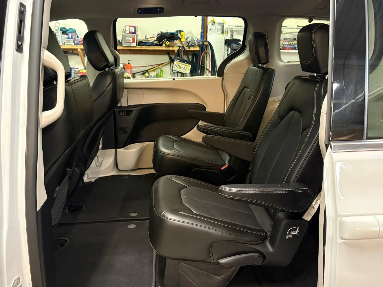 Used 2021 Chrysler Voyager Lxi FWD image 25