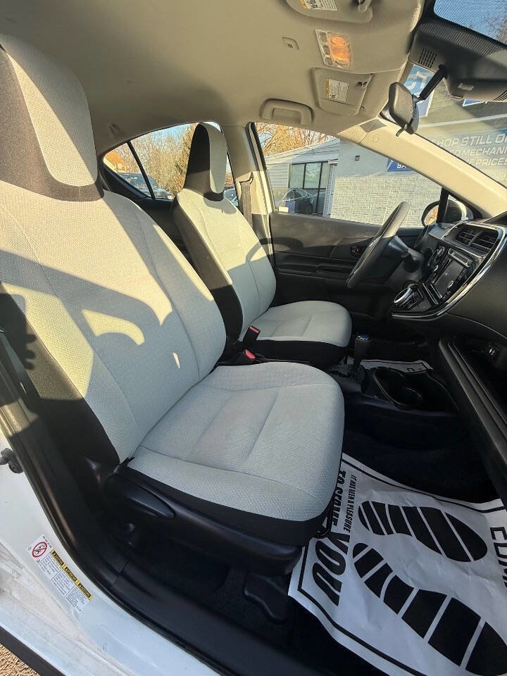 Used 2018 Toyota Prius C One image 14