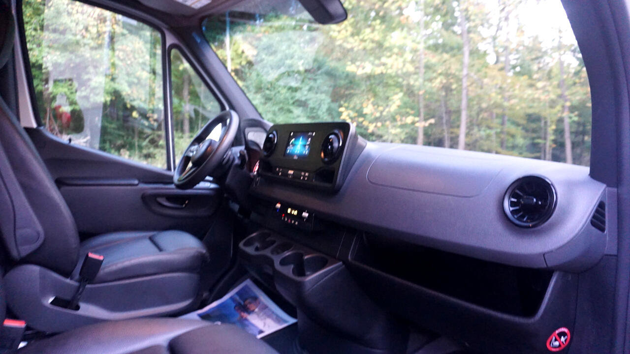 Used 2023 Mercedes-Benz Sprinter 2500 image 13