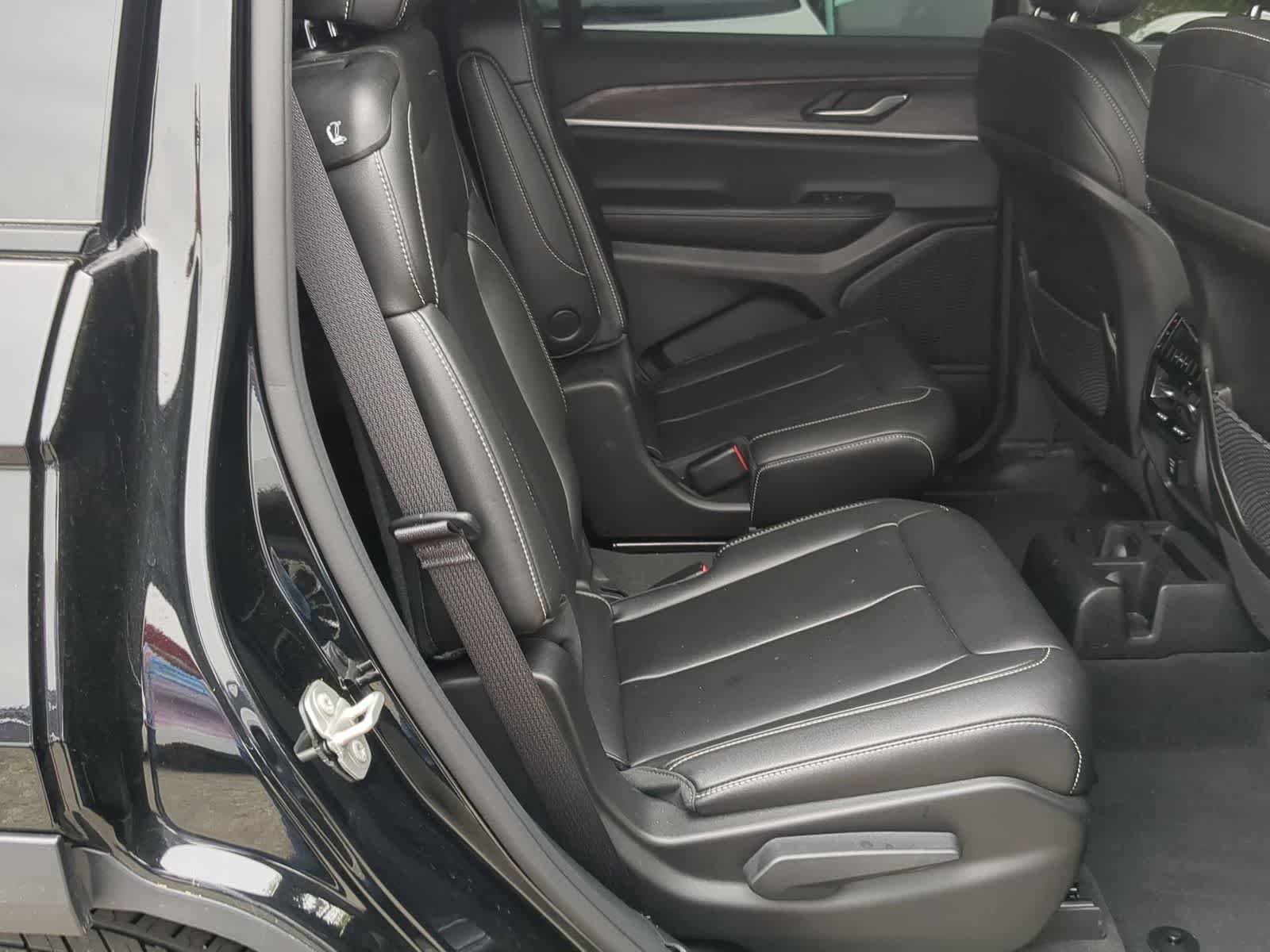 Certified 2023 Jeep Grand Cherokee L Limited AWD/4WD image 20