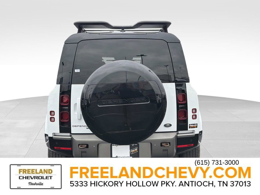 Used 2022 Land Rover Defender 110 X-Dynamic SE image 4