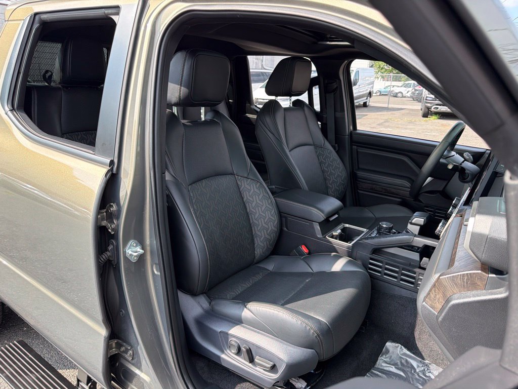 Used 2024 Toyota Tacoma Limited AWD/4WD image 14
