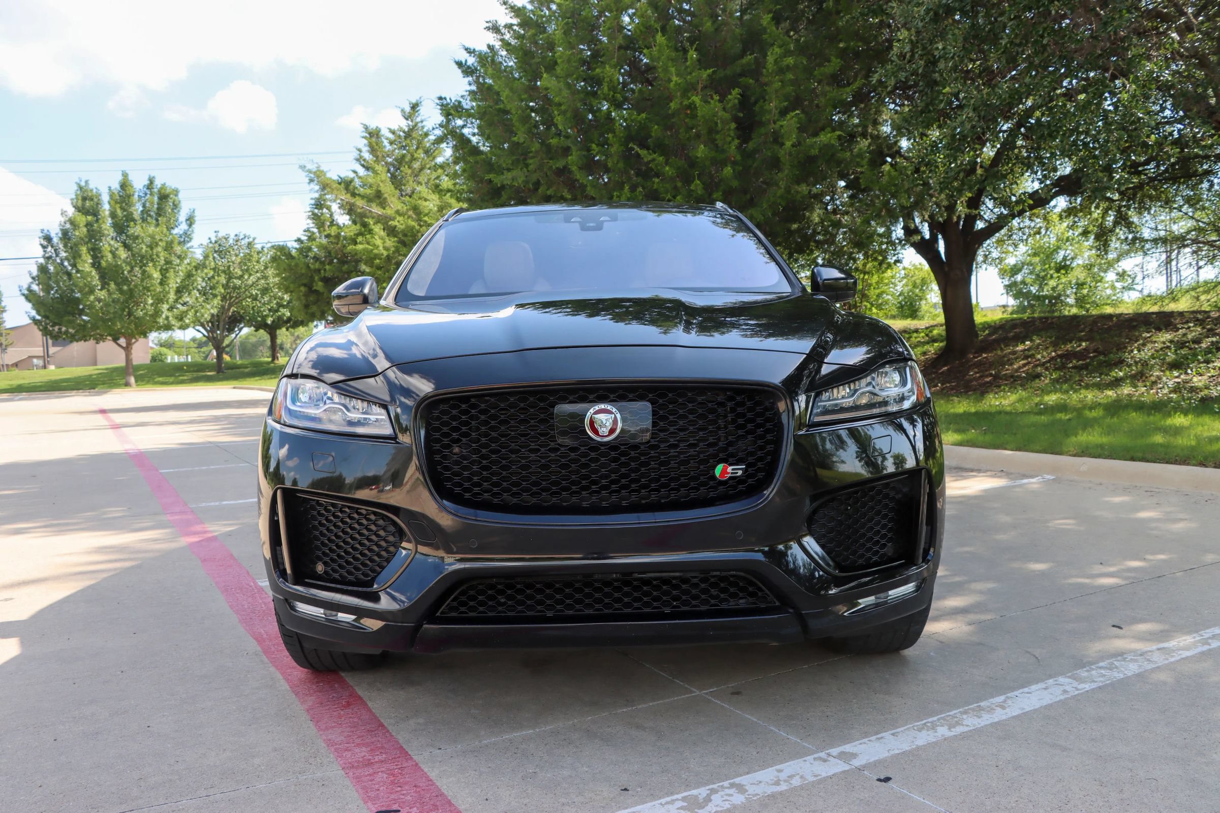Used 2019 Jaguar F-PACE S AWD/4WD image 2