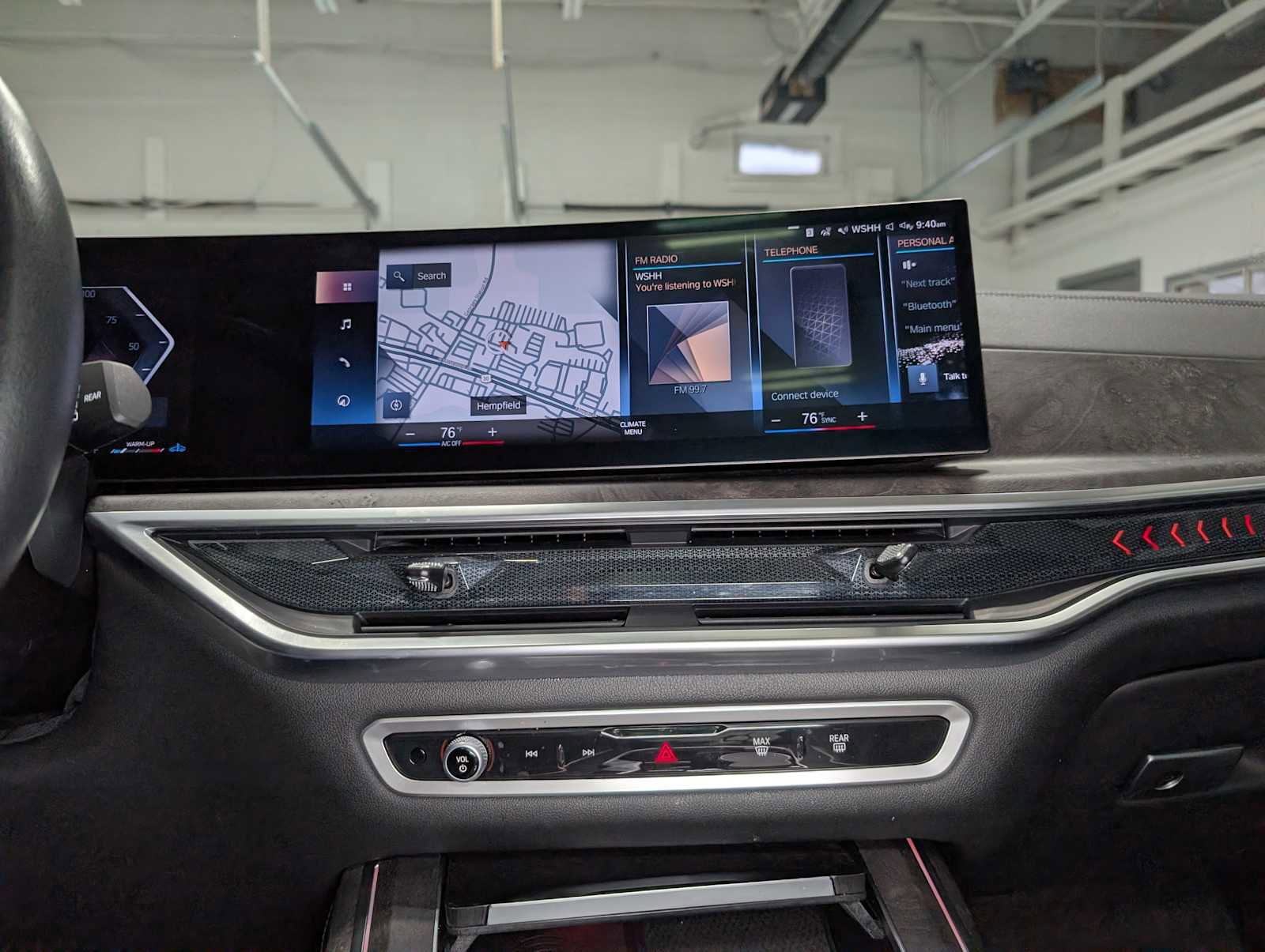 Used 2023 BMW X7 xDrive40i w/ Climate Comfort Package image 31