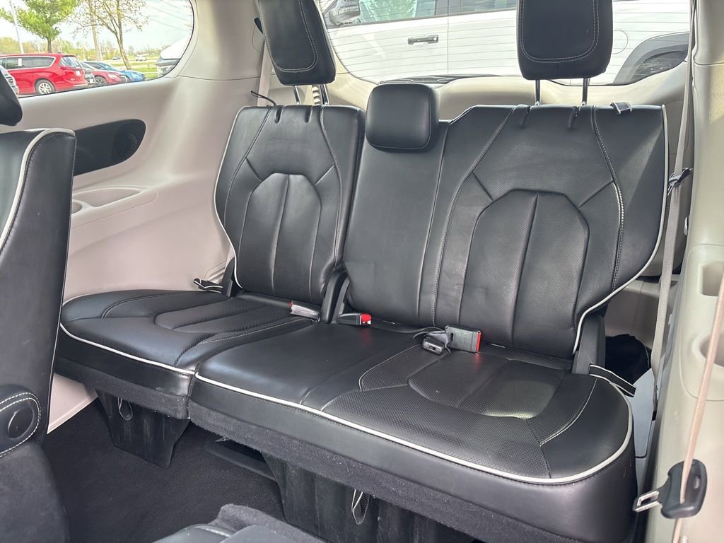 Used 2023 Chrysler Pacifica Limited image 42