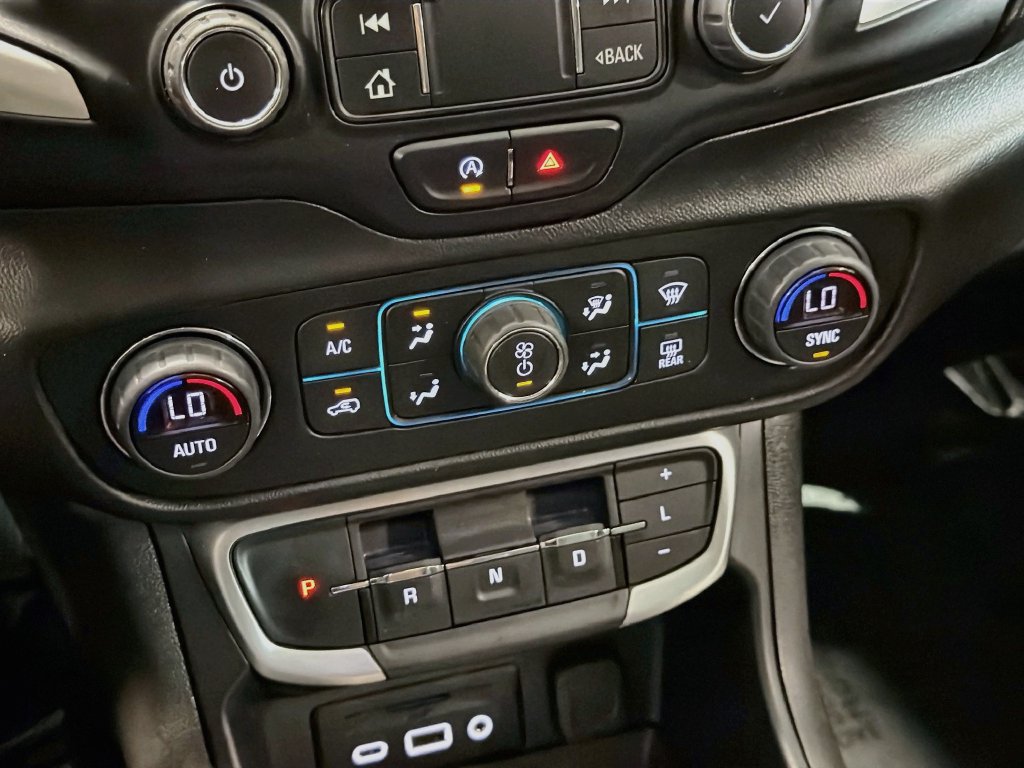 Used 2022 GMC Terrain SLT AWD/4WD image 17