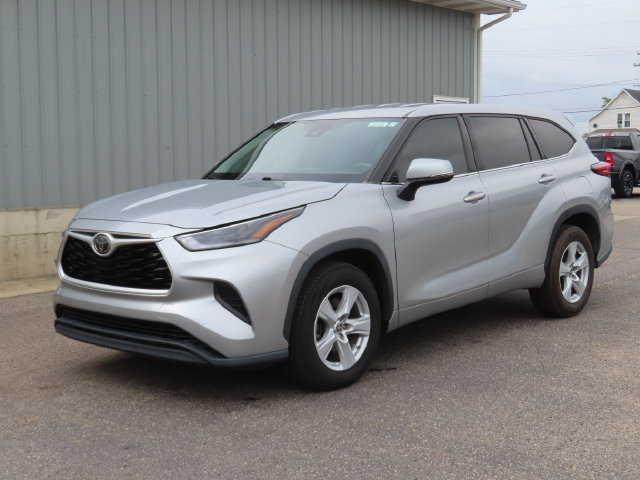 Used 2021 Toyota Highlander L FWD image 5