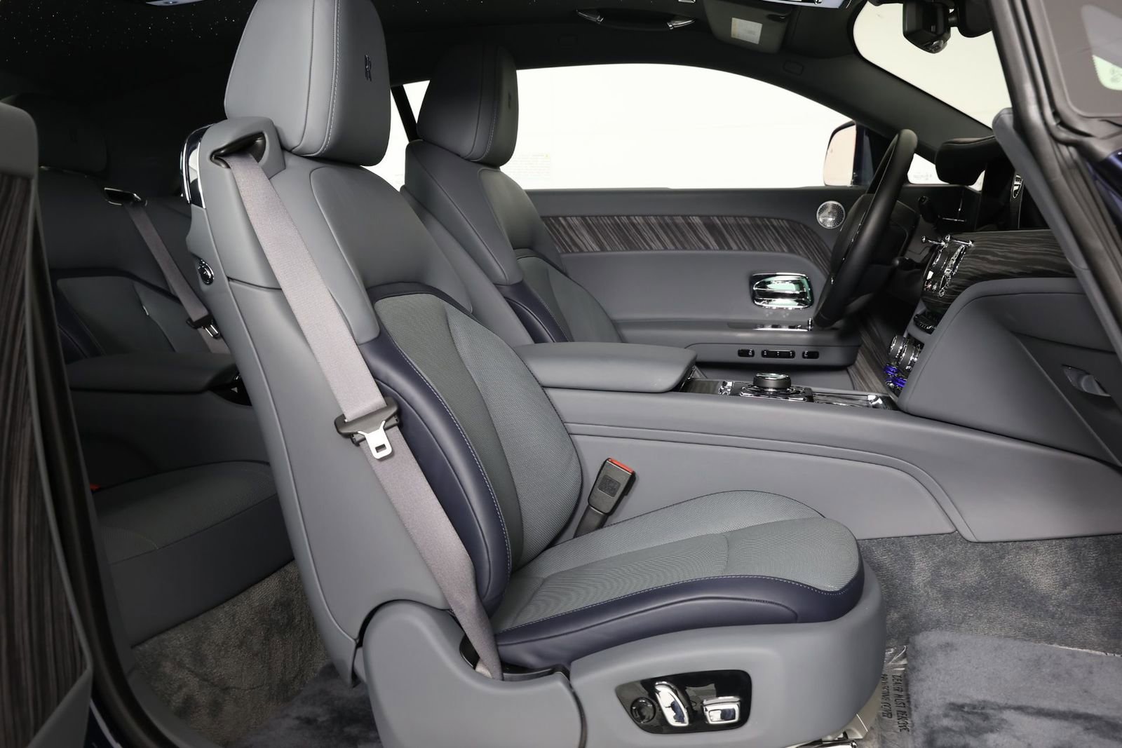 Used 2024 Rolls-Royce Spectre w/ Spectre Launch Package image 35