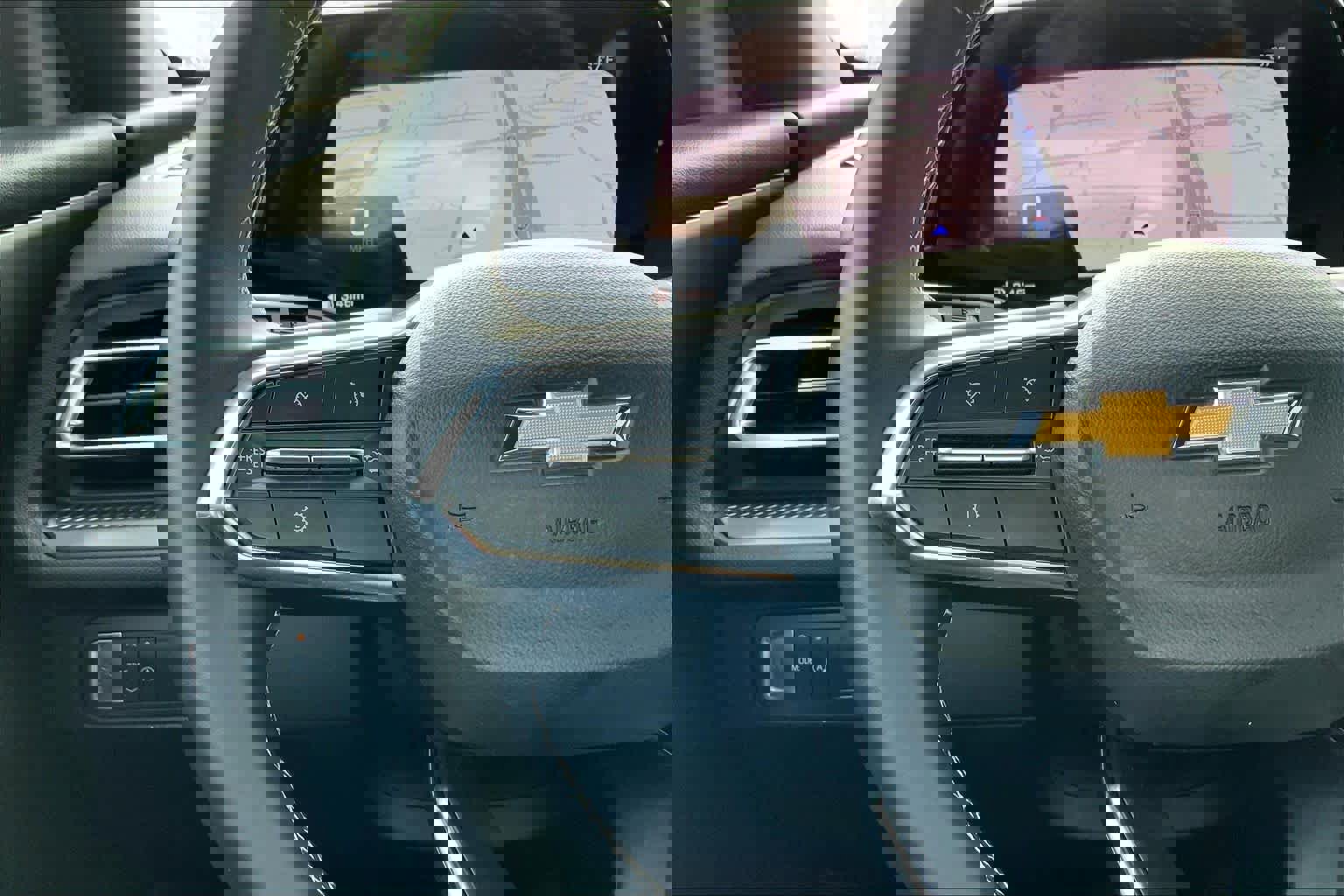 Used 2025 Chevrolet Traverse LT w/ Driver Confidence Package FWD image 23