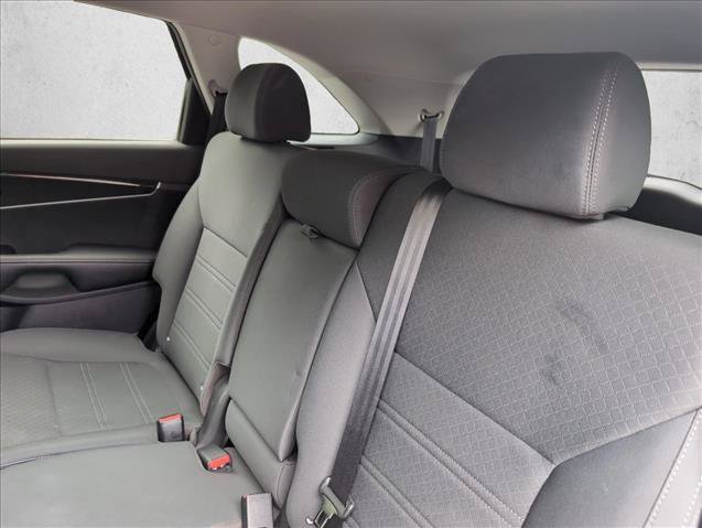 Used 2020 Kia Sorento S FWD image 18