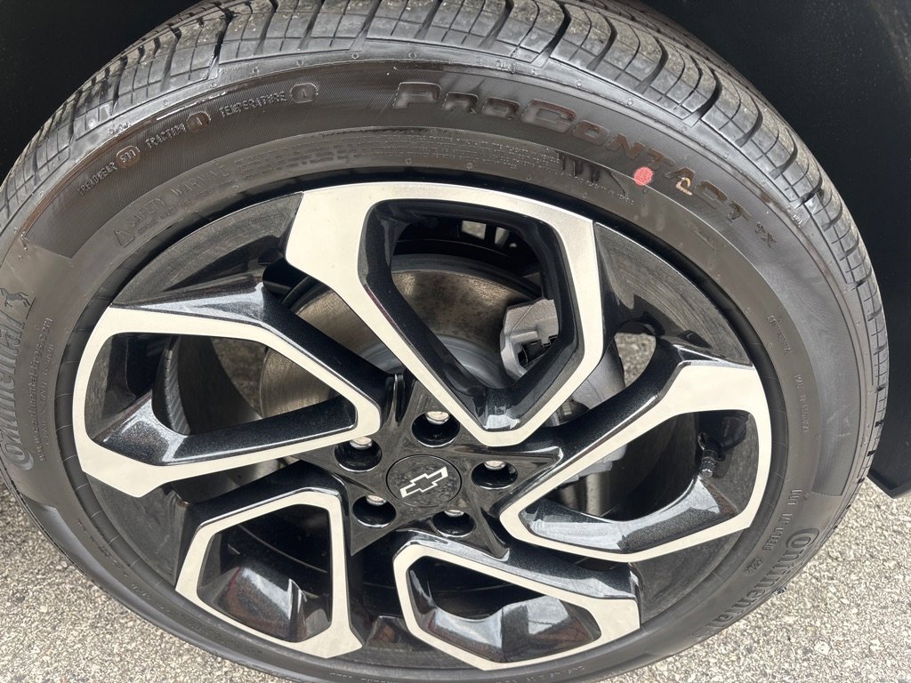 Used 2025 Chevrolet Trax RS w/ Sunroof Package image 8