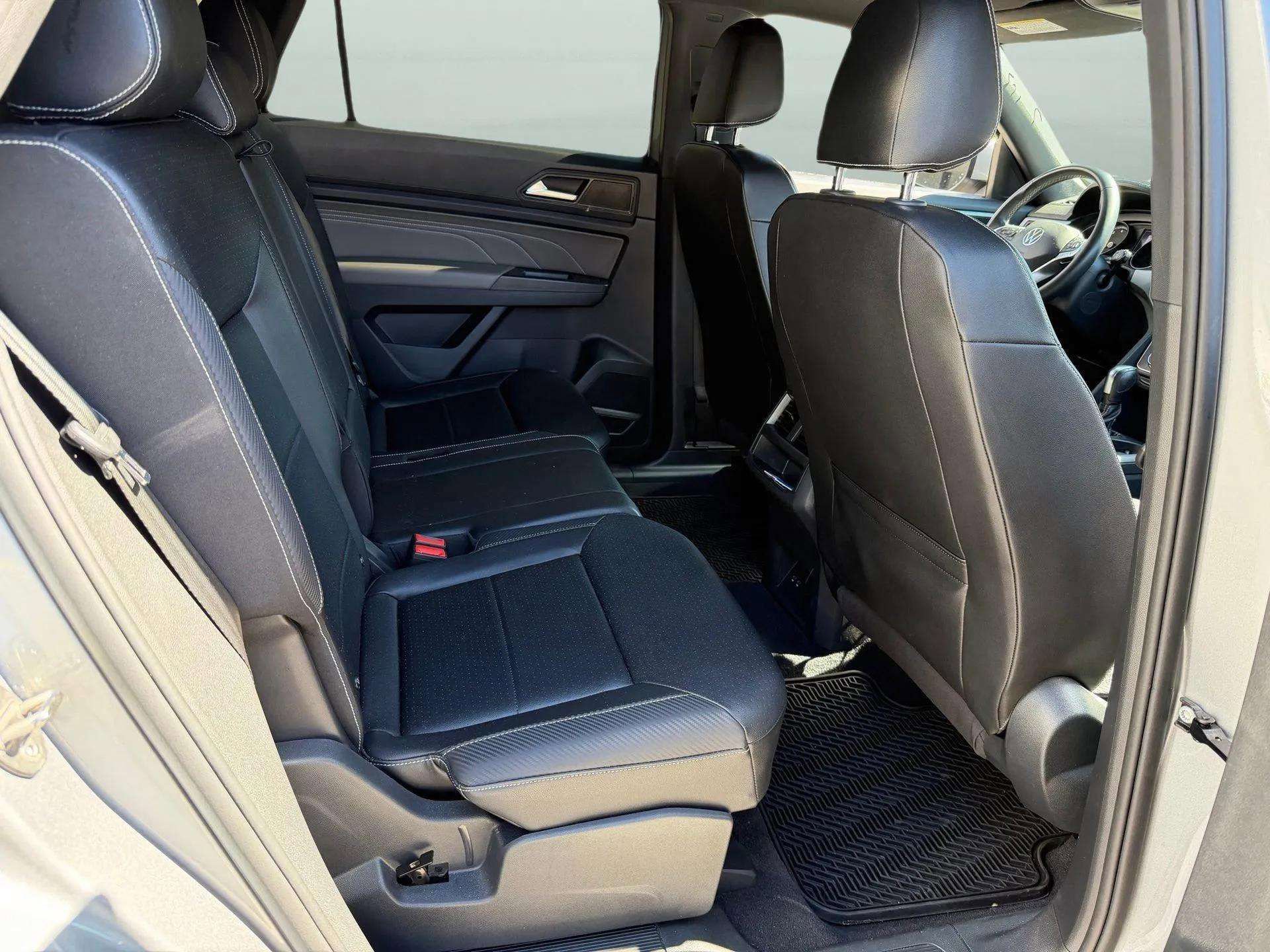 Used 2021 Volkswagen Atlas Cross Sport SE image 26