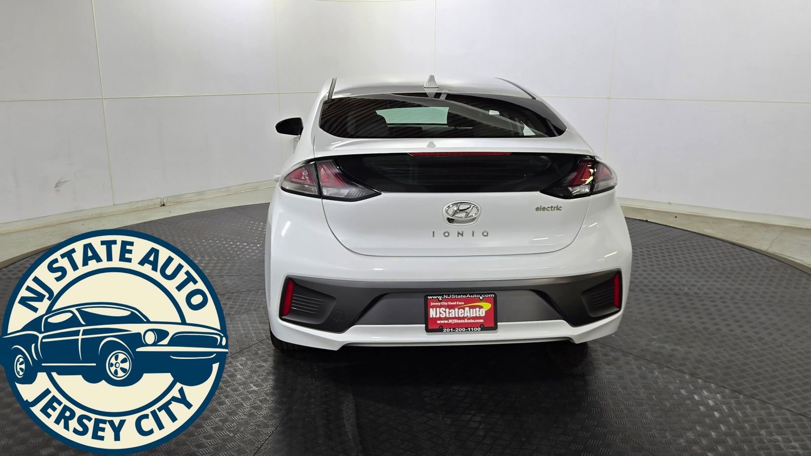 Used 2021 Hyundai Ioniq SE FWD image 6
