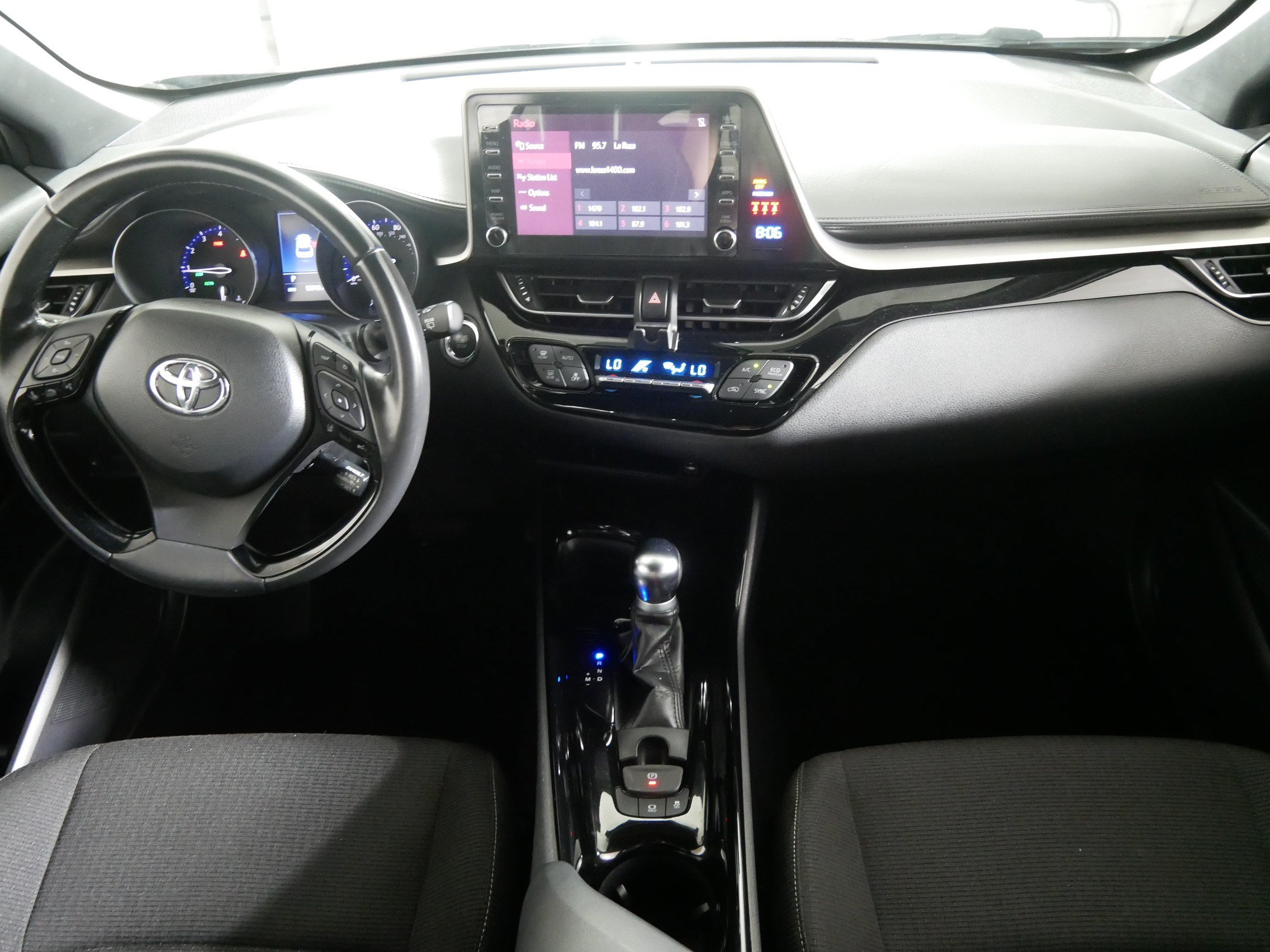 Used 2019 Toyota C-HR XLE FWD image 10