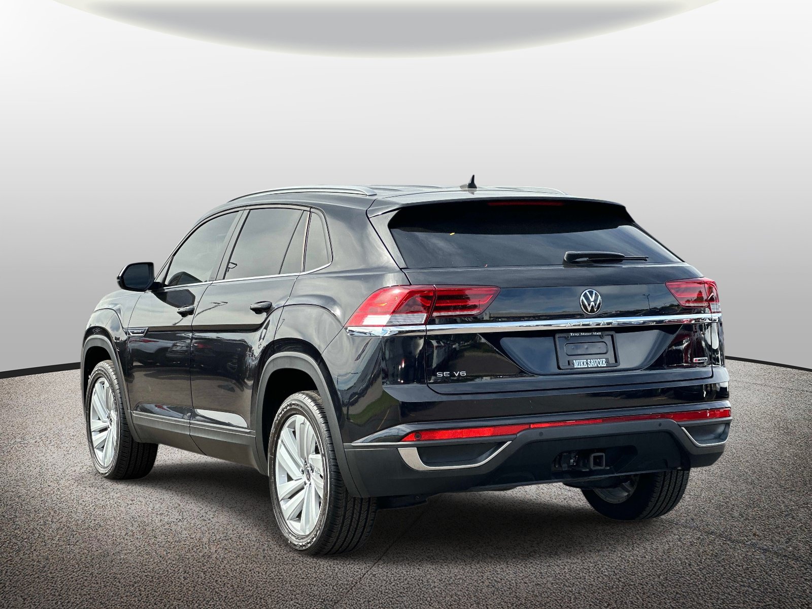 Used 2022 Volkswagen Atlas Cross Sport SE AWD/4WD image 3