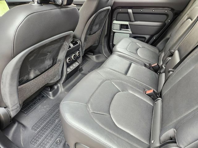 Used 2024 Land Rover Defender 130 S image 20